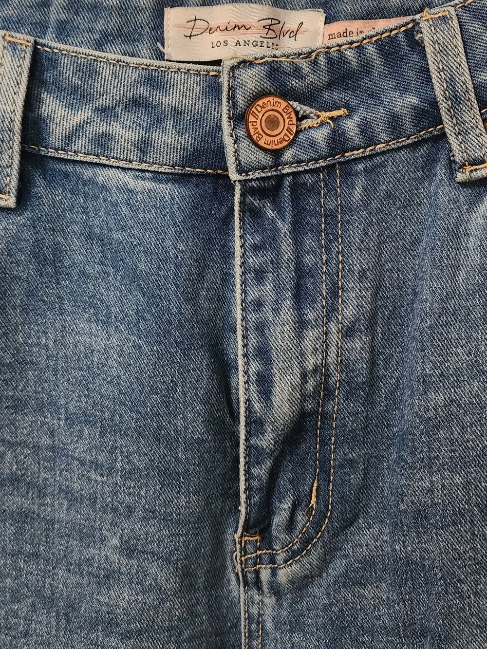 Women’s Straight Leg Distressed Jeans - Blue Sz LRG